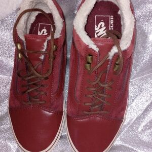 Vans UltraCush Unisex,8; Like New; No wear on soles at all! Beautiful Burgundy!